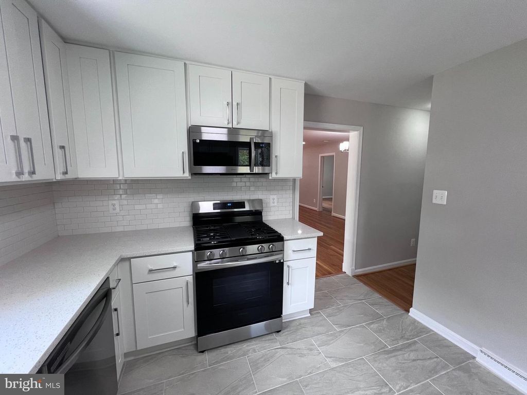 Image 36 of property listing at 8125 MURRAY HILL DR, Fort Washington, MD 20744