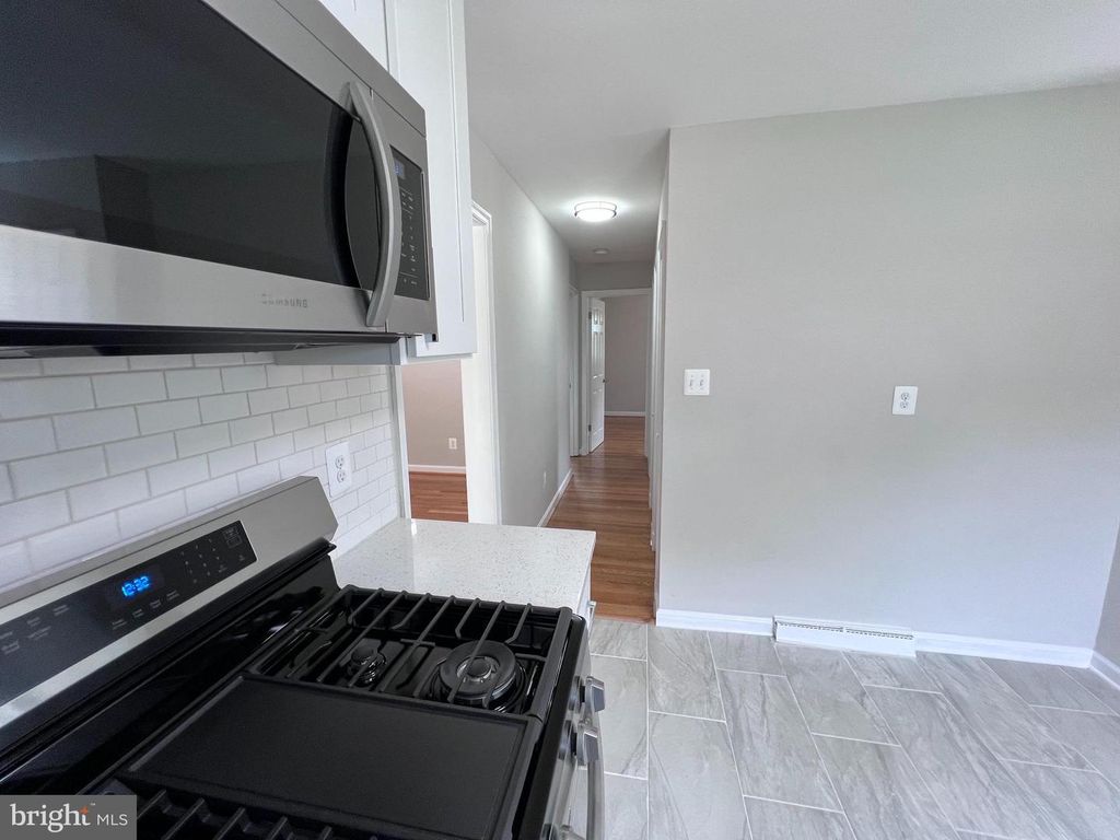 Image 37 of property listing at 8125 MURRAY HILL DR, Fort Washington, MD 20744