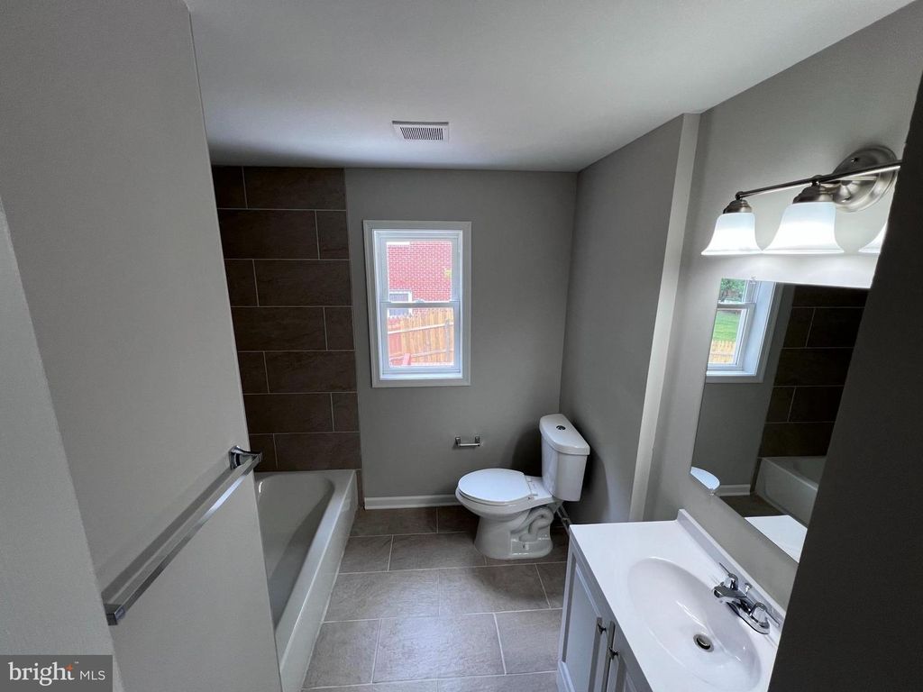 Image 40 of property listing at 8125 MURRAY HILL DR, Fort Washington, MD 20744