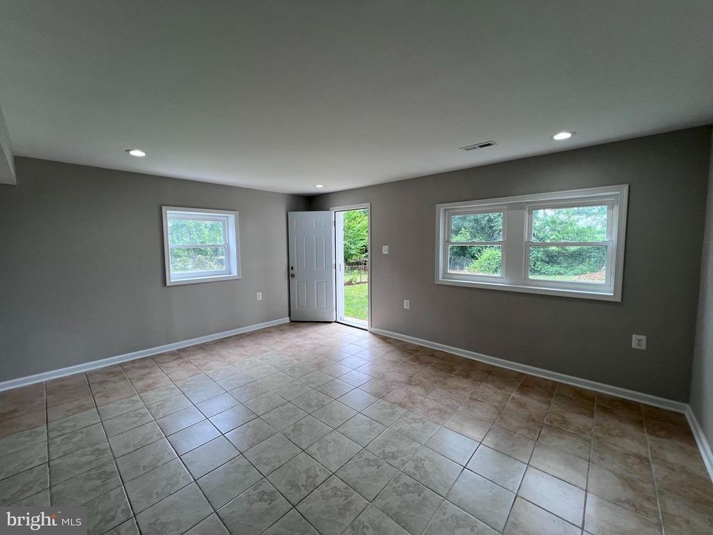 Image 52 of property listing at 8125 MURRAY HILL DR, Fort Washington, MD 20744
