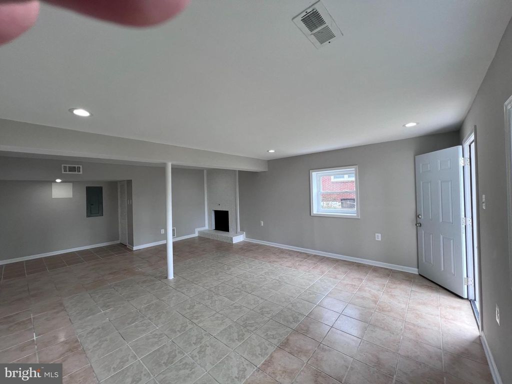 Image 54 of property listing at 8125 MURRAY HILL DR, Fort Washington, MD 20744