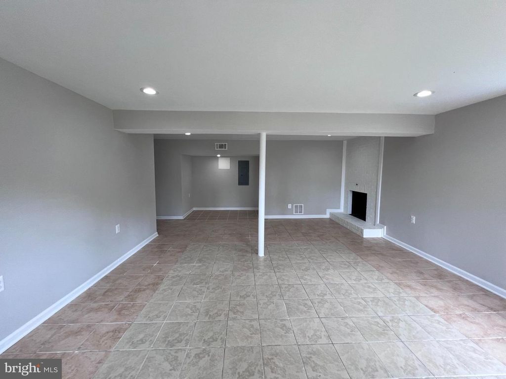 Image 61 of property listing at 8125 MURRAY HILL DR, Fort Washington, MD 20744