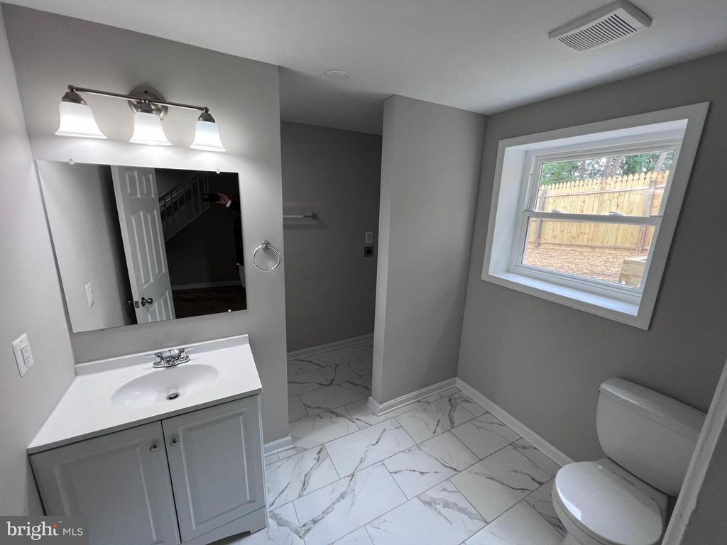 Image 68 of property listing at 8125 MURRAY HILL DR, Fort Washington, MD 20744