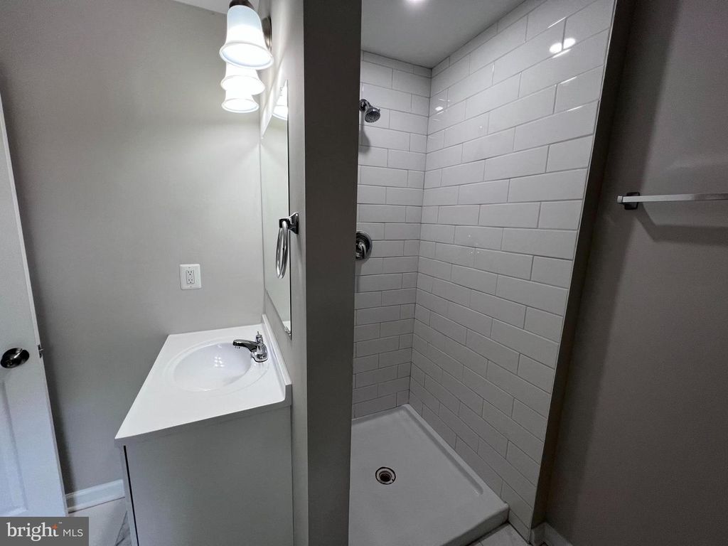 Image 69 of property listing at 8125 MURRAY HILL DR, Fort Washington, MD 20744