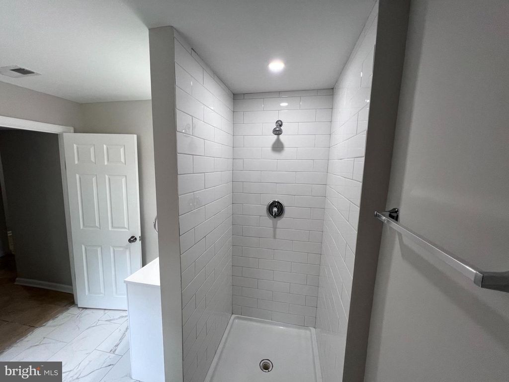 Image 70 of property listing at 8125 MURRAY HILL DR, Fort Washington, MD 20744