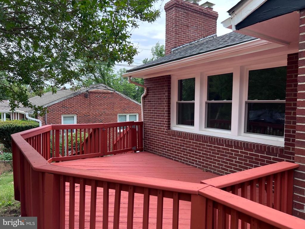 Image 75 of property listing at 8125 MURRAY HILL DR, Fort Washington, MD 20744