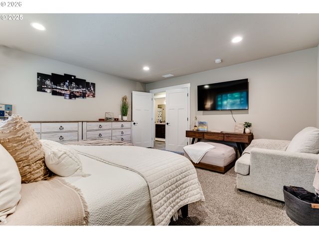 3237 TIMBERLINE Dr, Eugene, OR 97405