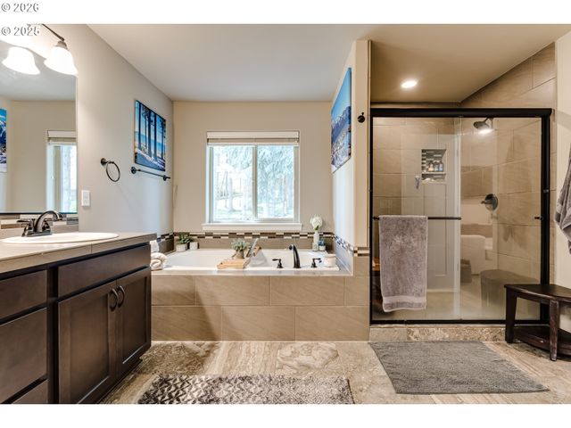 3237 TIMBERLINE Dr, Eugene, OR 97405