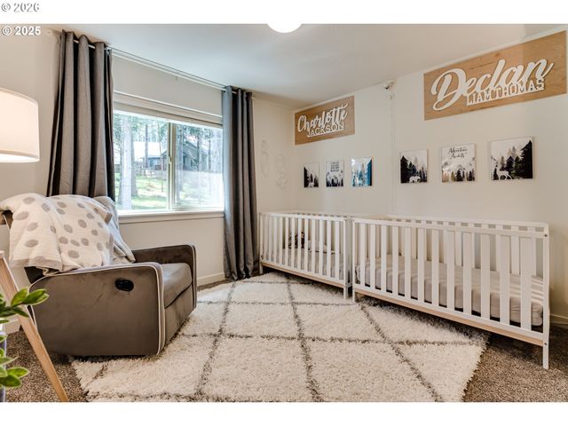 3237 TIMBERLINE Dr, Eugene, OR 97405