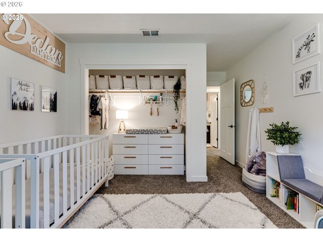 3237 TIMBERLINE Dr, Eugene, OR 97405