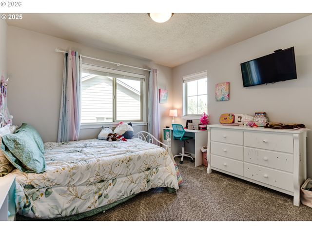 3237 TIMBERLINE Dr, Eugene, OR 97405