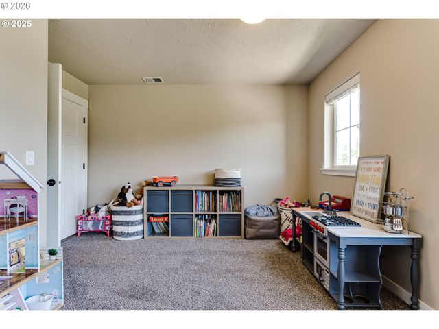 3237 TIMBERLINE Dr, Eugene, OR 97405