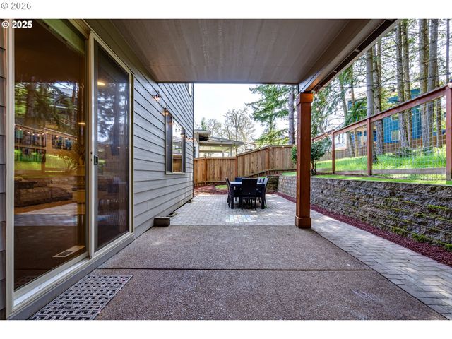 3237 TIMBERLINE Dr, Eugene, OR 97405