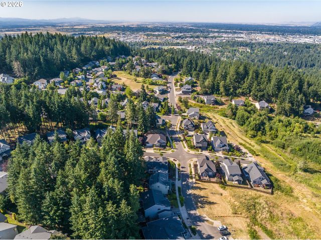 3237 TIMBERLINE Dr, Eugene, OR 97405