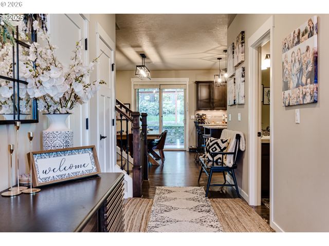 3237 TIMBERLINE Dr, Eugene, OR 97405