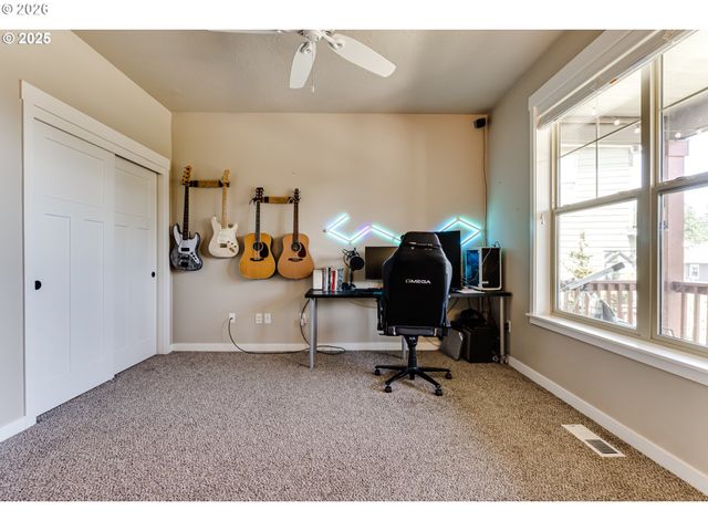 3237 TIMBERLINE Dr, Eugene, OR 97405