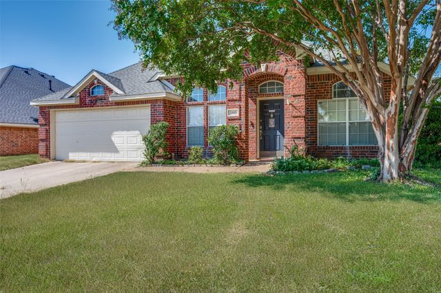 2105 Peacock Lane, Corinth, TX 76210