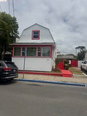 1613 Kains, Berkeley, CA 94702