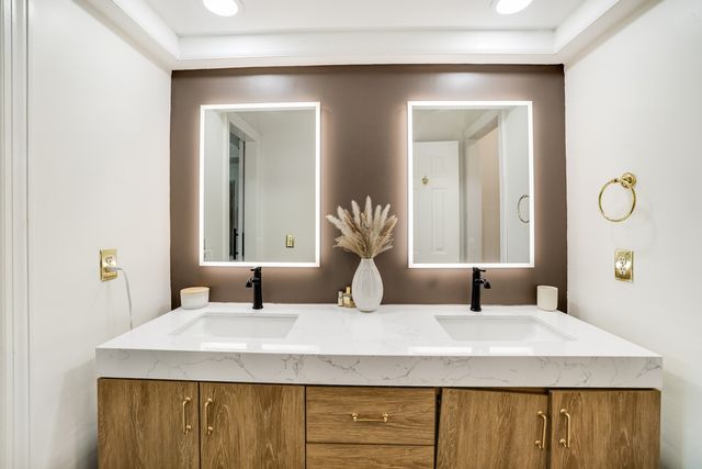 305 Rose Hall, Nashville, TN 37212