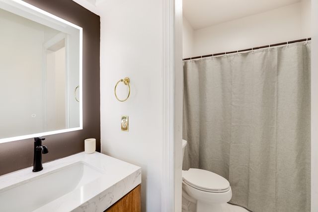 305 Rose Hall, Nashville, TN 37212