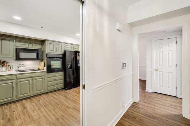 305 Rose Hall, Nashville, TN 37212