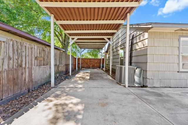 3209 Chestershire Drive, Pasadena, TX 77503