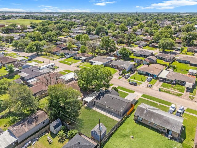 3209 Chestershire Drive, Pasadena, TX 77503