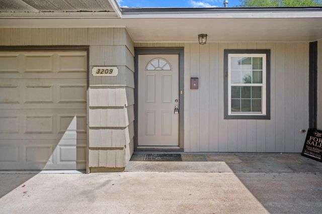 3209 Chestershire Drive, Pasadena, TX 77503