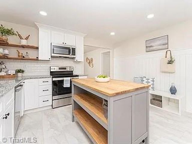 327 Hillcrest Drive, Advance, NC 27006