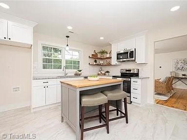 327 Hillcrest Drive, Advance, NC 27006