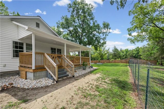 327 Hillcrest Drive, Advance, NC 27006