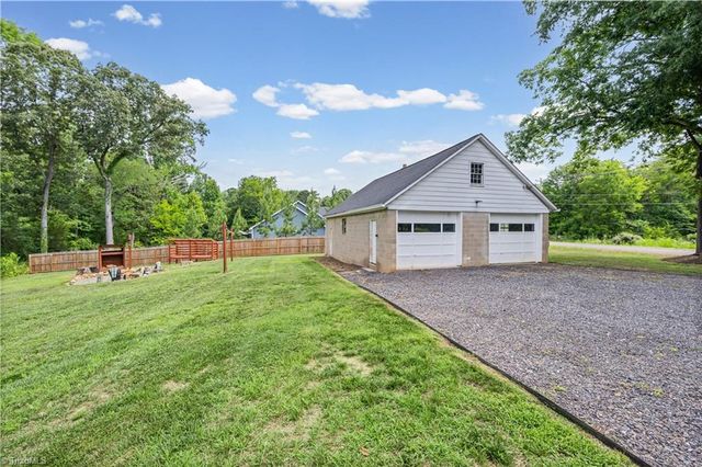 327 Hillcrest Drive, Advance, NC 27006