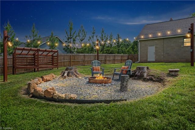 327 Hillcrest Drive, Advance, NC 27006