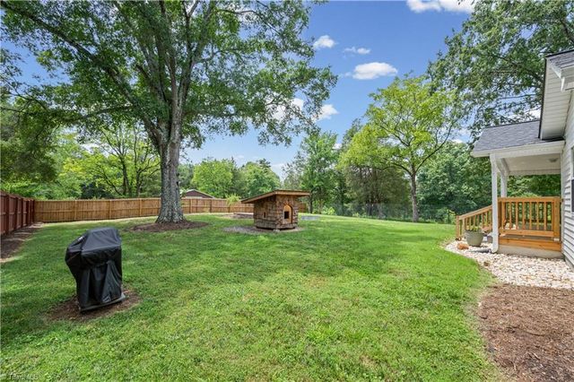 327 Hillcrest Drive, Advance, NC 27006