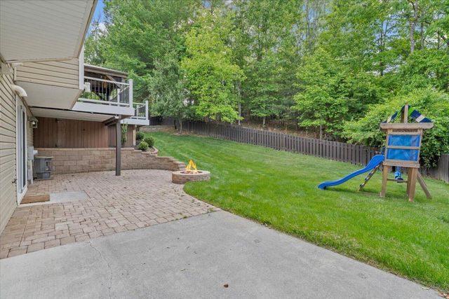 5882 Monet DR, Roanoke, VA 24018