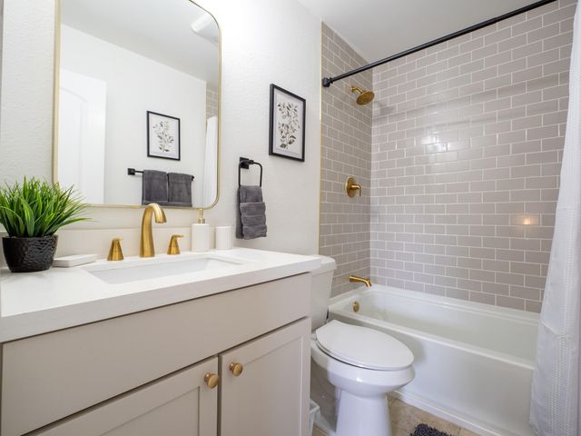 11409 Ptarmigan DR A, Austin, TX 78758