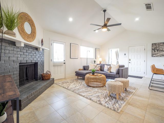 11409 Ptarmigan DR A, Austin, TX 78758
