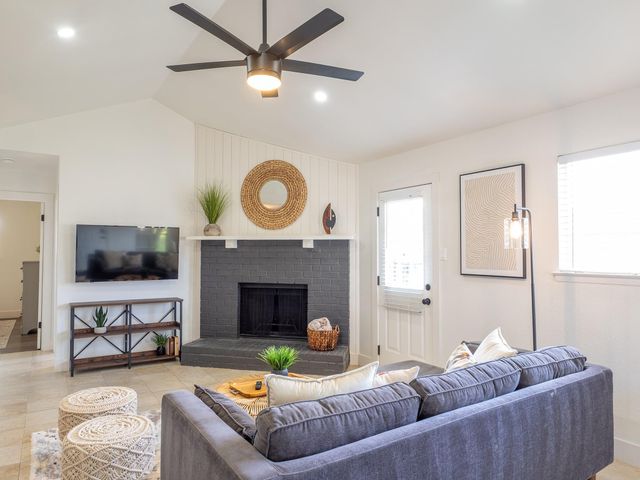 11409 Ptarmigan DR A, Austin, TX 78758