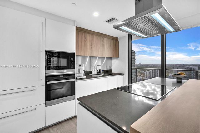 1000 Brickell Plaza 3112, Miami, FL 33131