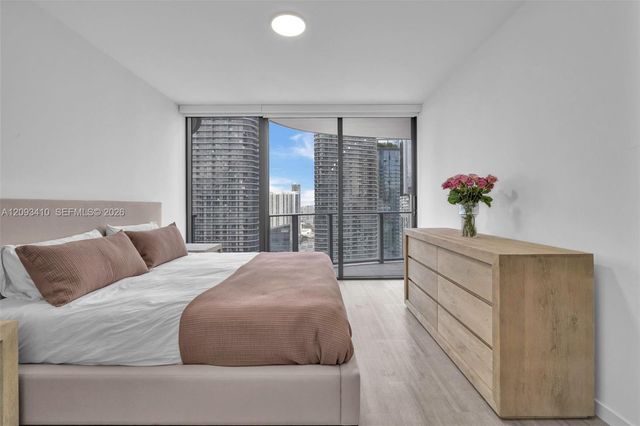 1000 Brickell Plaza 3112, Miami, FL 33131