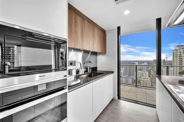 1000 Brickell Plaza 3112, Miami, FL 33131