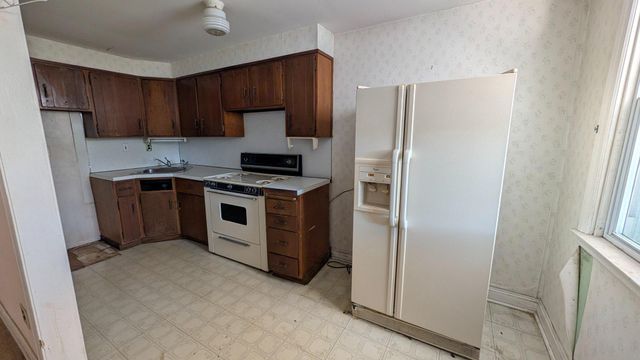 452 WESTMONT DR, Darby, PA 19023