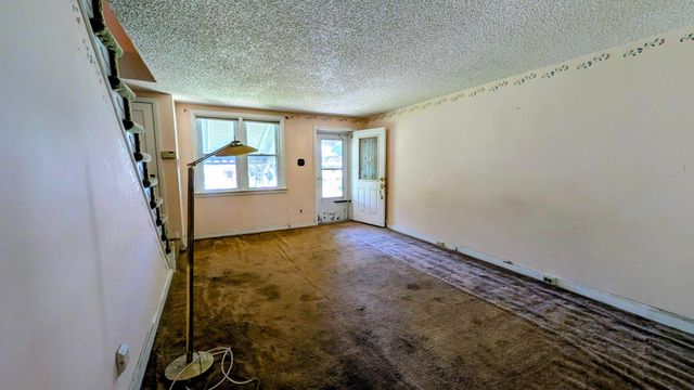 452 WESTMONT DR, Darby, PA 19023