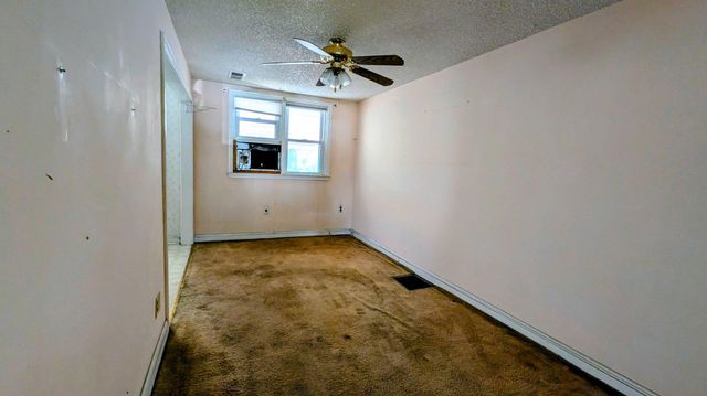 452 WESTMONT DR, Darby, PA 19023