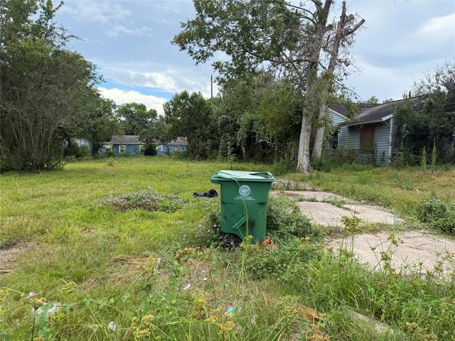 5718 Groveton Street, Houston, TX 77033