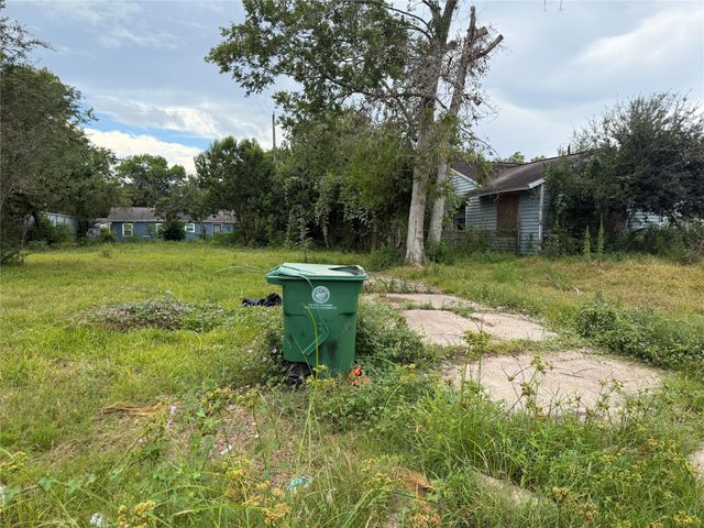 5718 Groveton Street, Houston, TX 77033