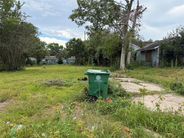 5718 Groveton Street, Houston, TX 77033