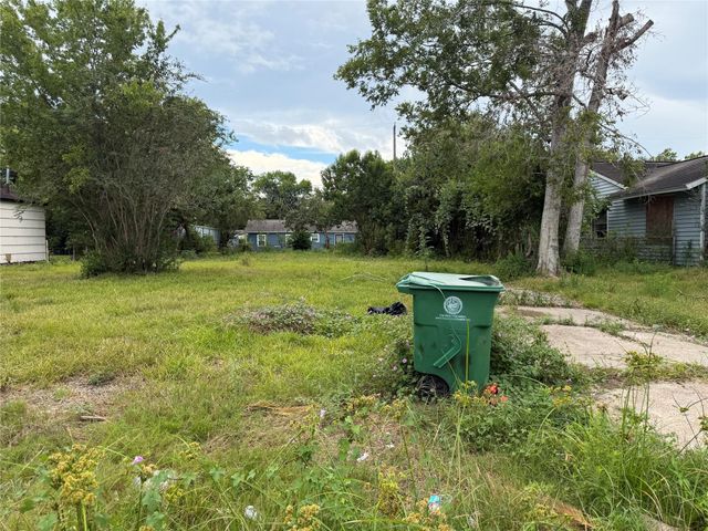 5718 Groveton Street, Houston, TX 77033