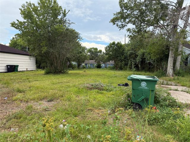 5718 Groveton Street, Houston, TX 77033