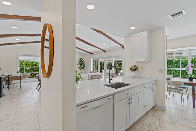 1401 Hummingbird Drive, Delray Beach, FL 33444